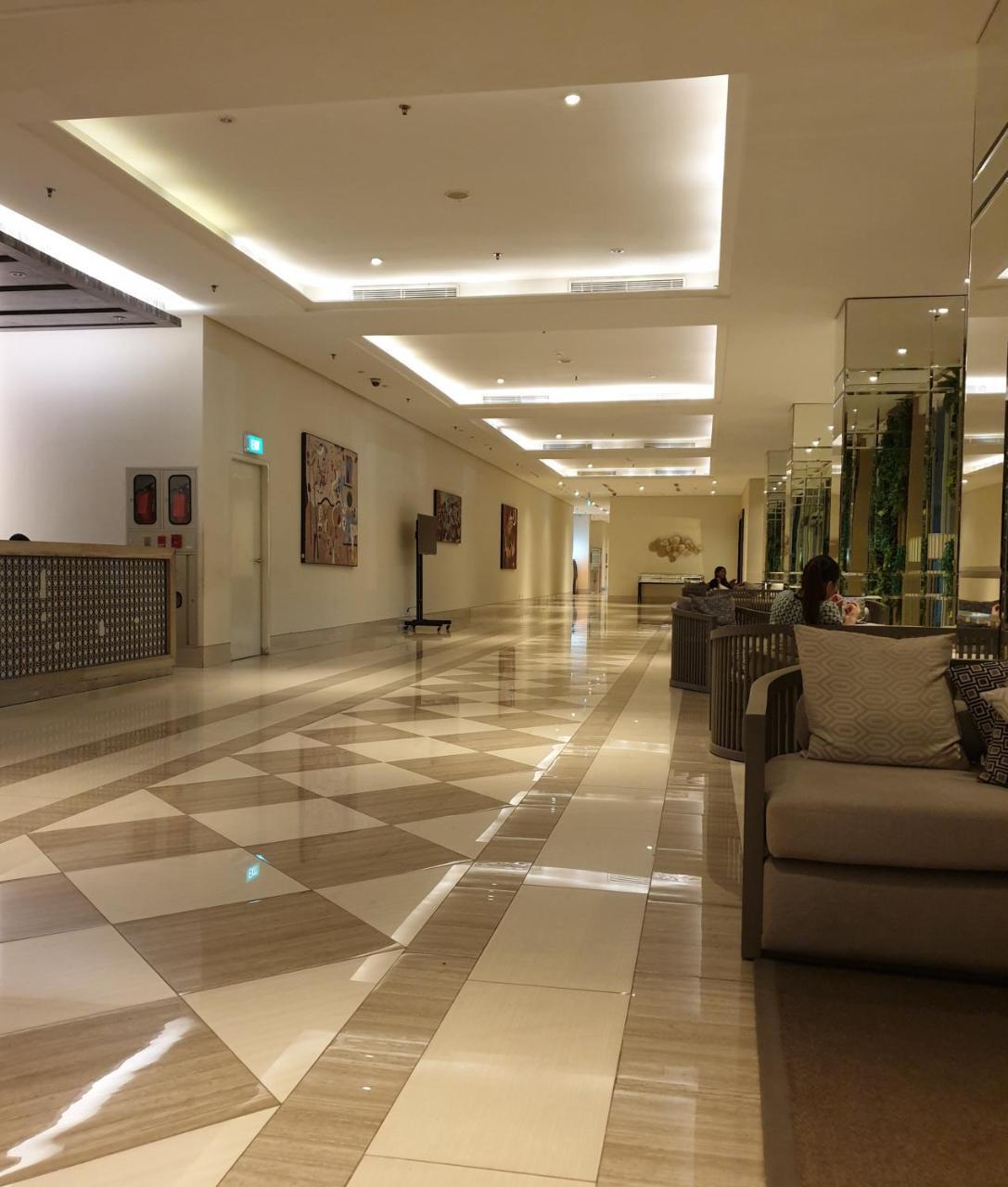 Cosmy Orchard Apartment Surabaya Luaran gambar